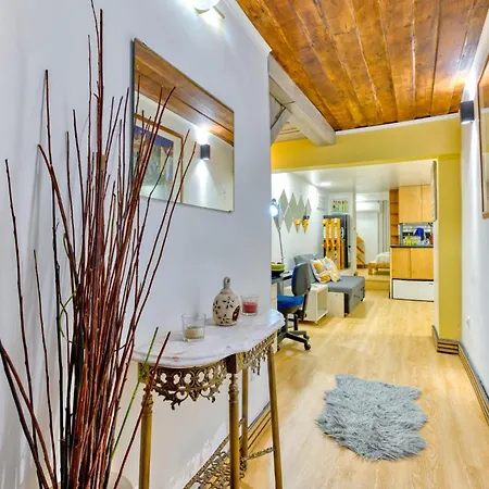 Charming Old Town Apartment